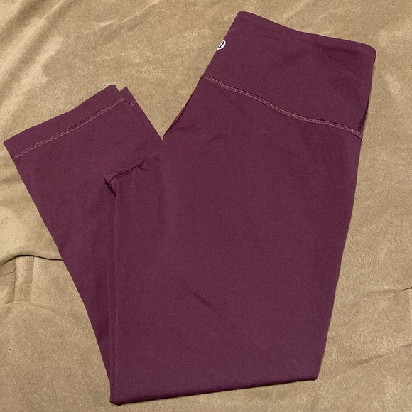 Lululemon Burgundy Leggings Capri Size 6 - Picture 3 of 3